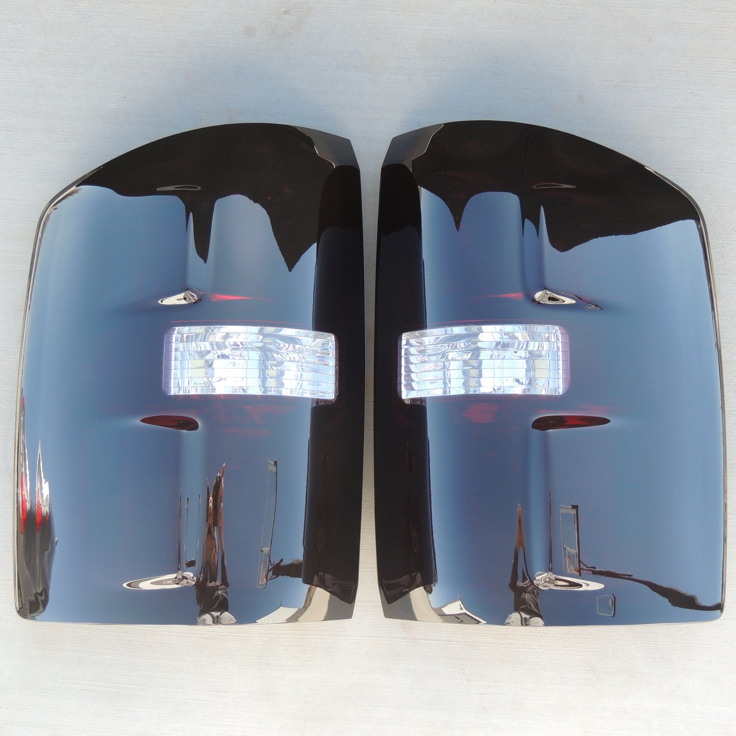 2014-2018 GMC Sierra Smoked Tail Lights (Reverse Clear)