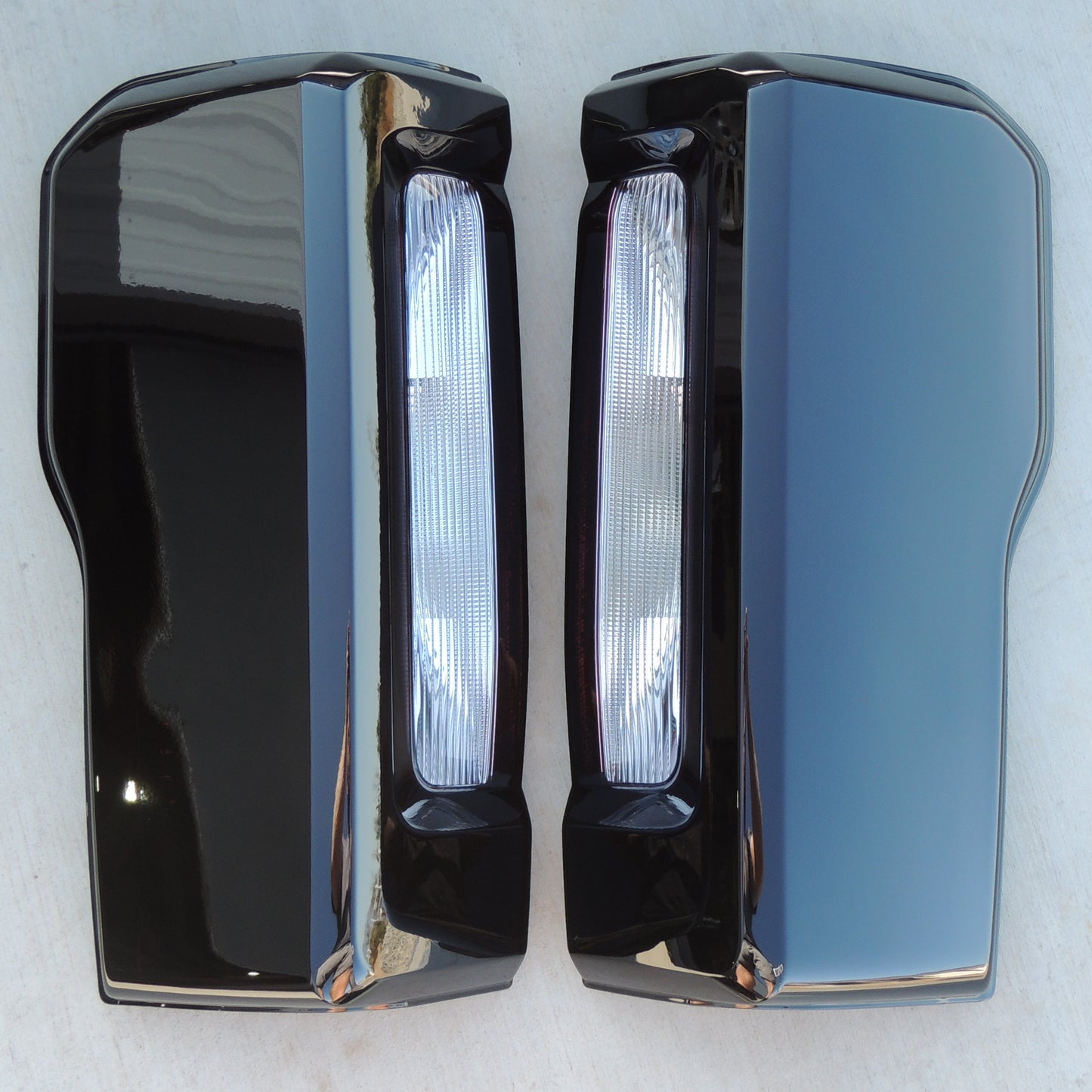 2023+ Ford F250 F350 Smoked Tail Lights (NON-LED NON BLIS) Reverse Clear