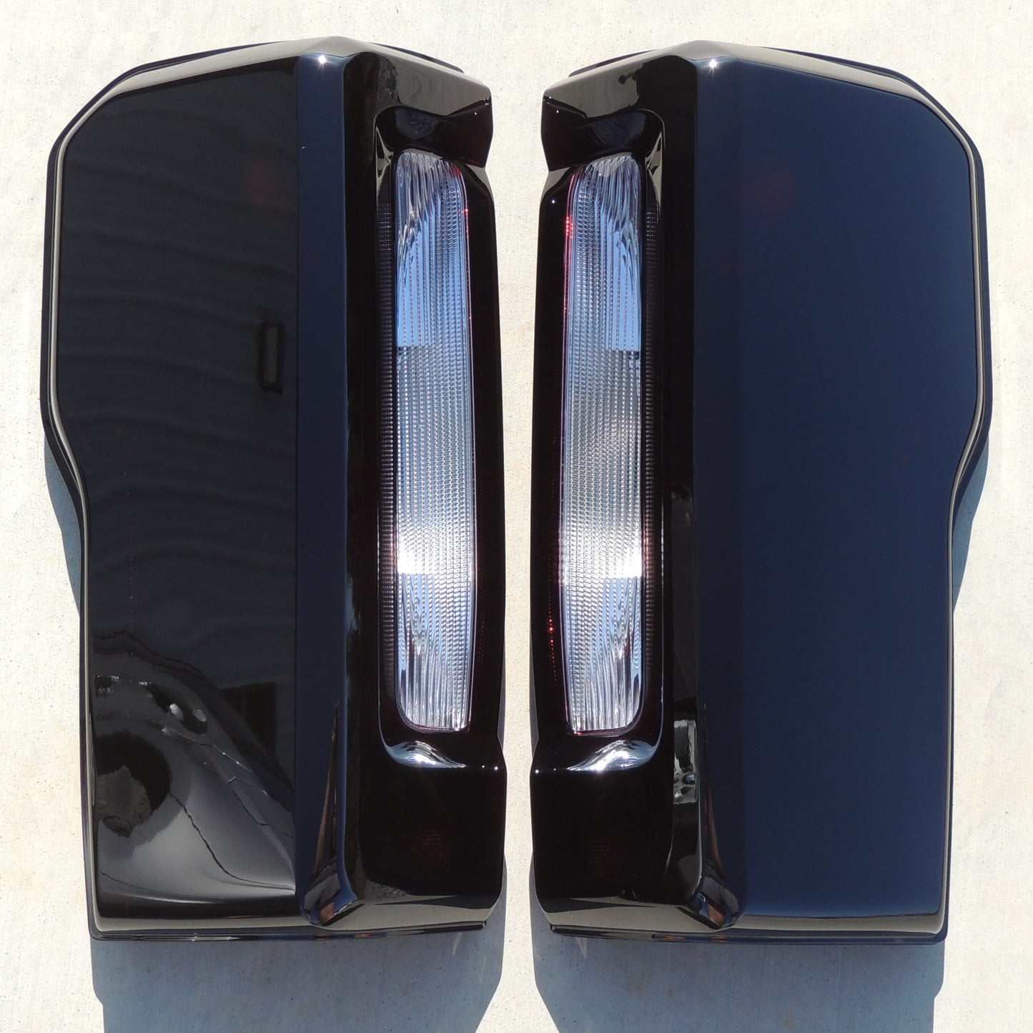 2023+ Ford F250 F350 Smoked Tail Lights (NON-LED NON BLIS) Reverse Clear