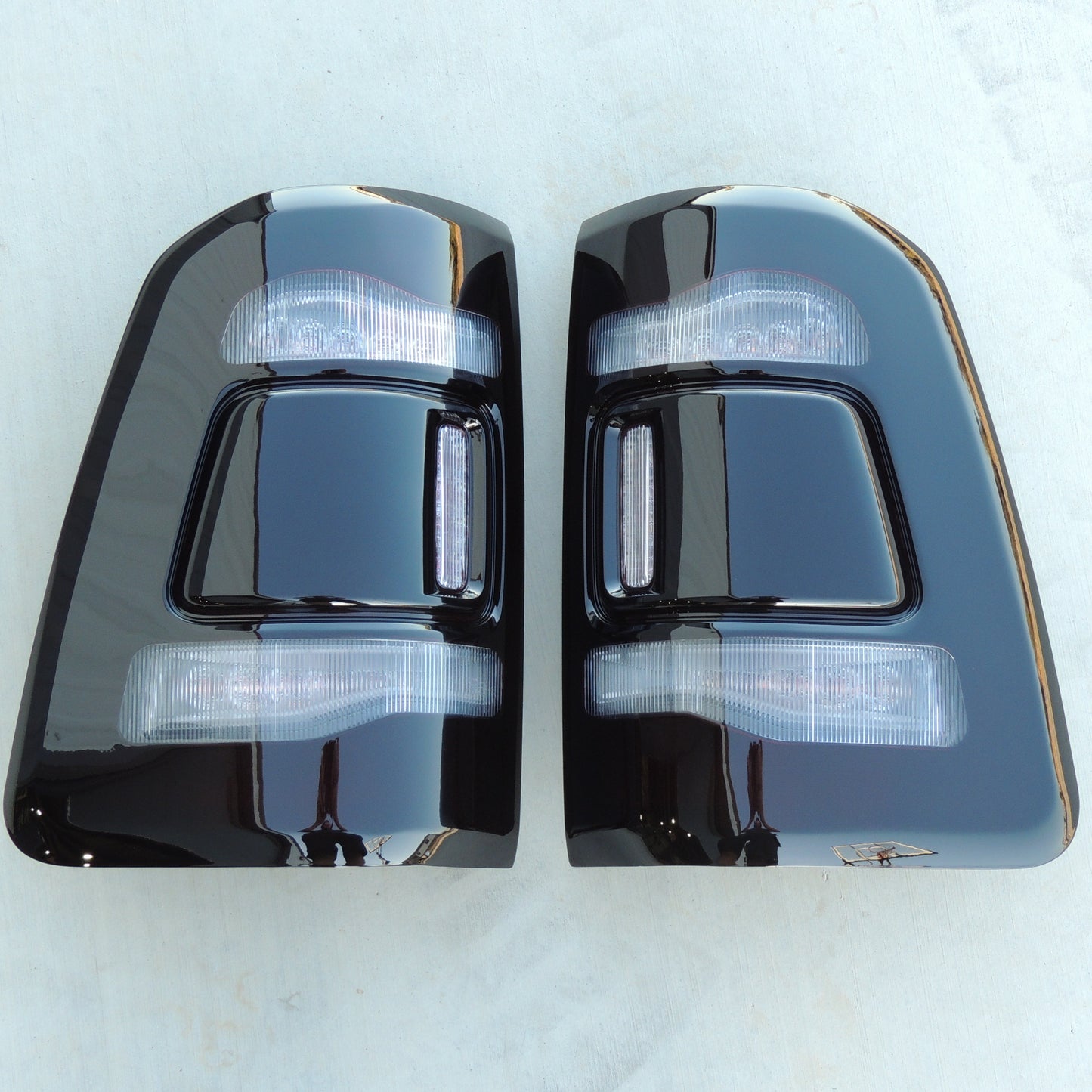 2019-2024 Dodge Ram 1500 Smoked Tail Lights LED W/OUT BLIND SPOT