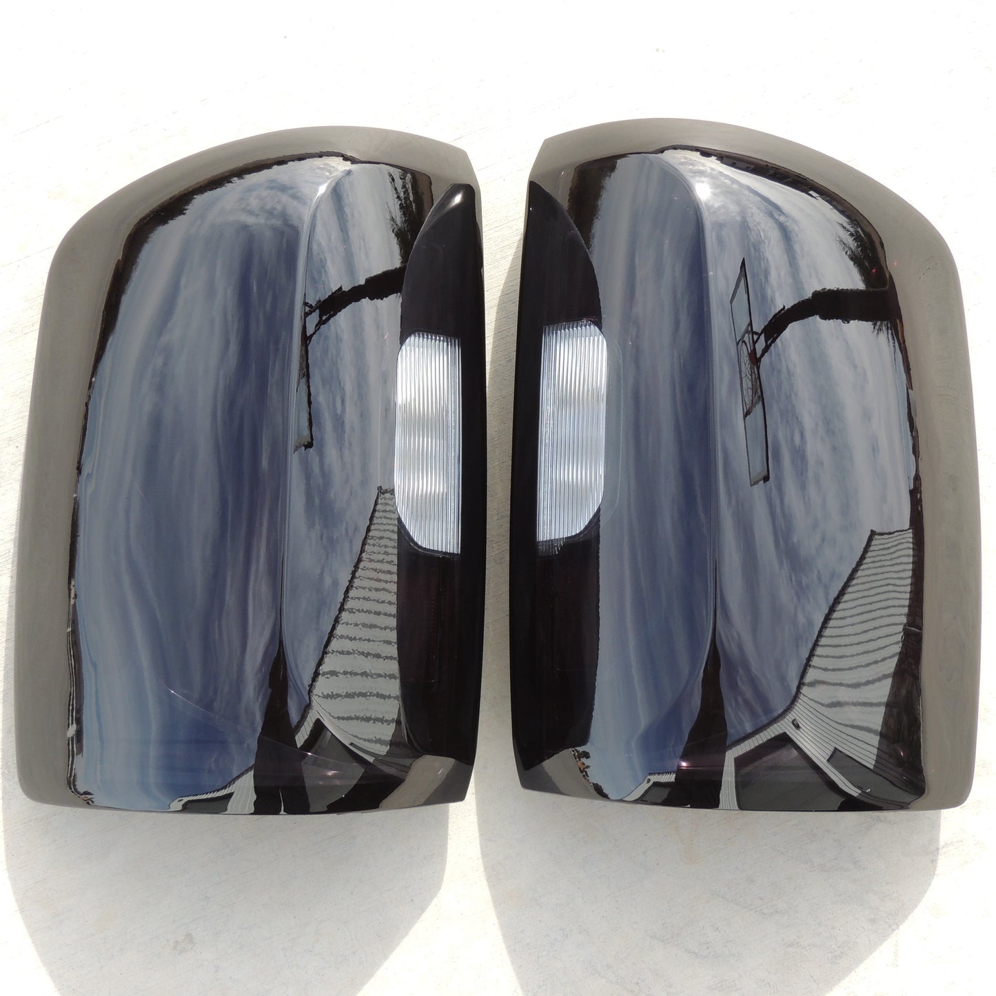 2014-2018 GMC Sierra LED Smoked Tail Lights (Reverse Clear)