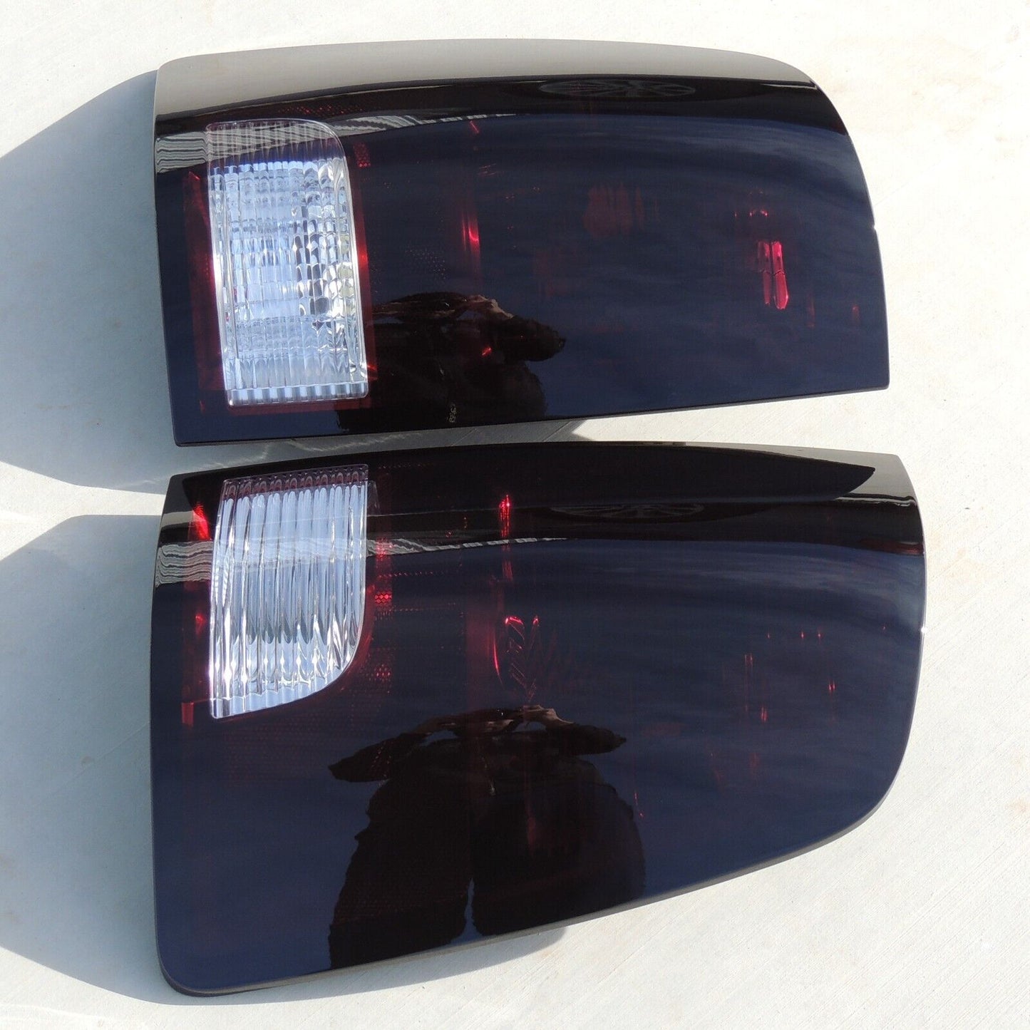 2009-2018 Dodge Ram 1500/2500 Halogen Smoked Tail Lights