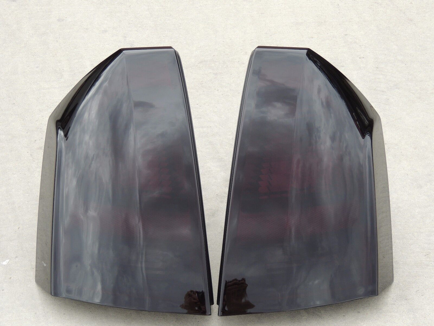 2005-2007 Chrysler 300 Smoked Tail Lights (V6, Base Model)