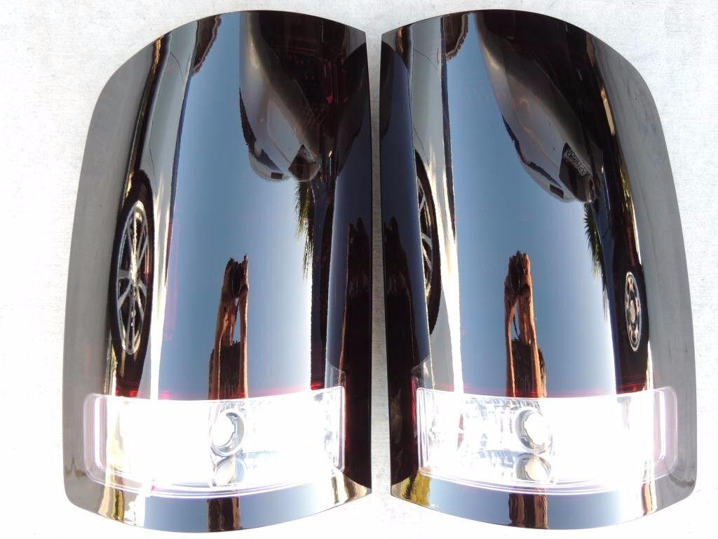 2007-2013 GMC Sierra Smoked Tail Lights (Reverse Clear)