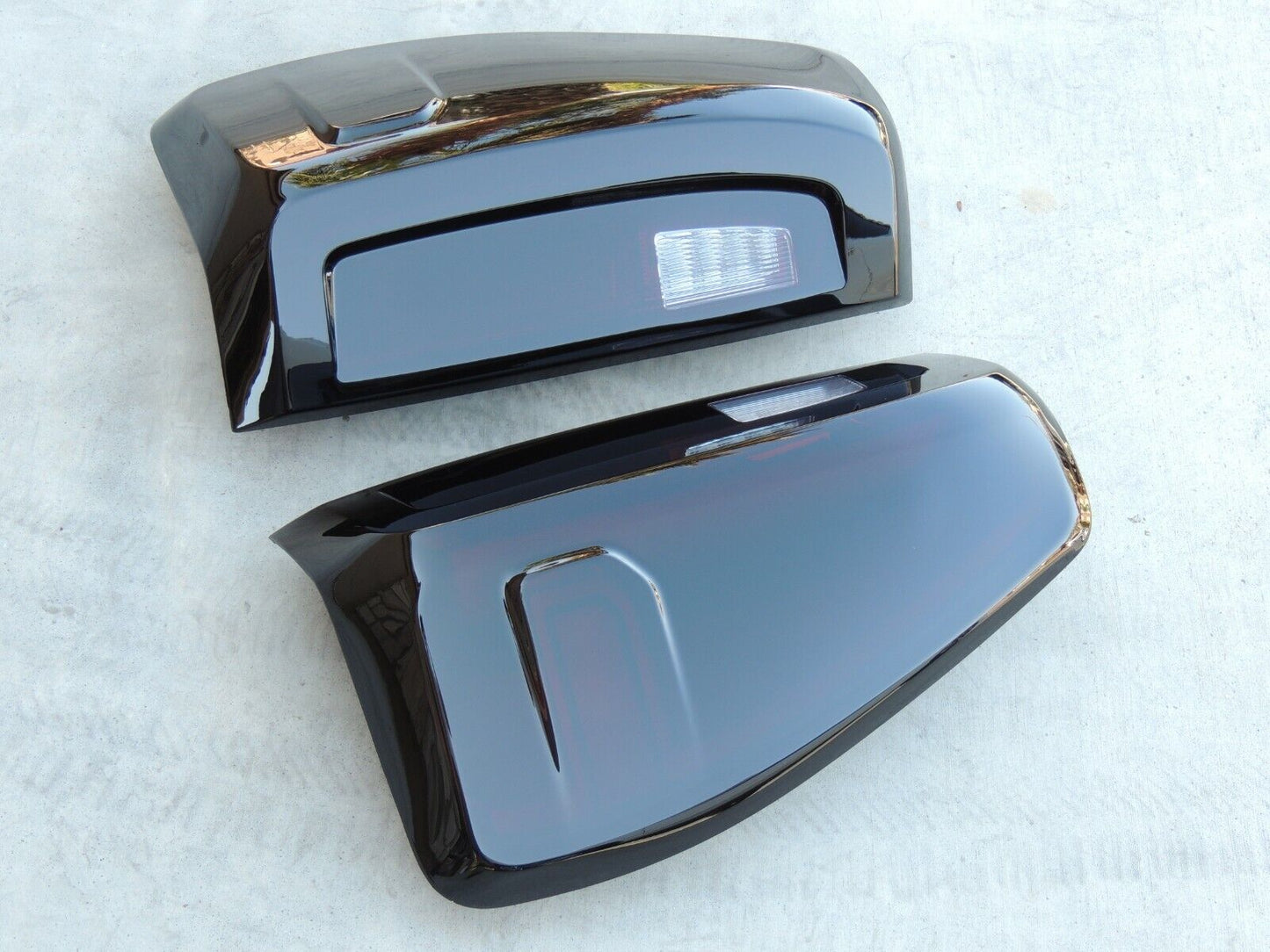 2019-2023 GMC Sierra LED Smoked Tail Lights (Reverse Clear)