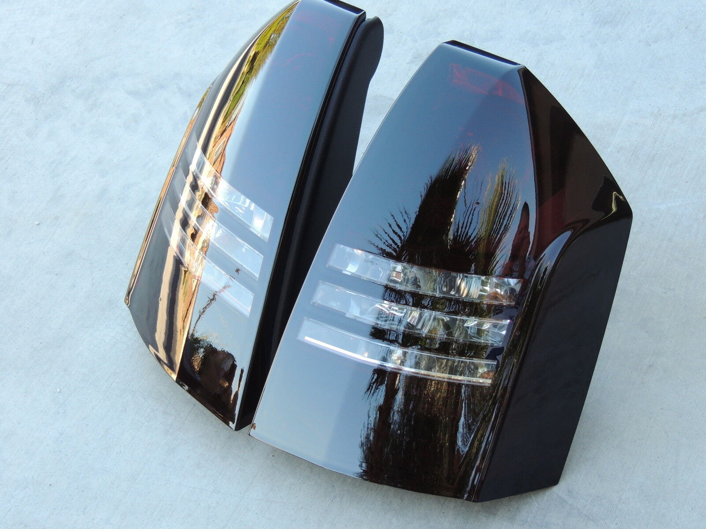 2005-2007 Chrysler 300C Smoked Tail Lights (V8 Models)