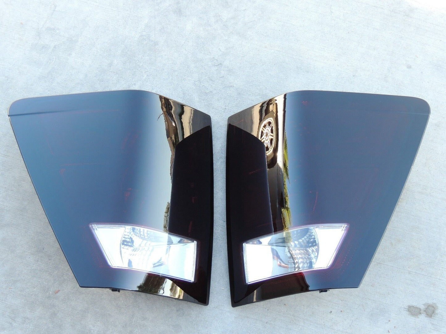 2005-2006 Jeep Grand Cherokee Smoked Tail Lights (Reverse Clear)