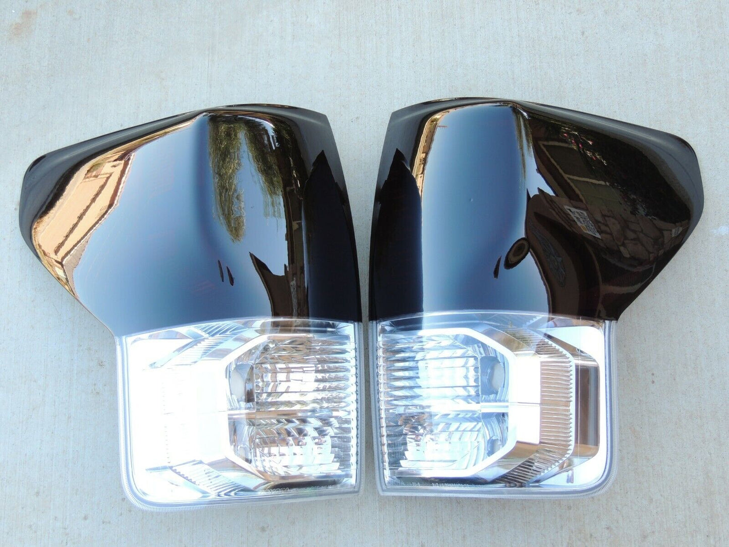 2007-2013 Toyota Tundra Smoked Tail Lights