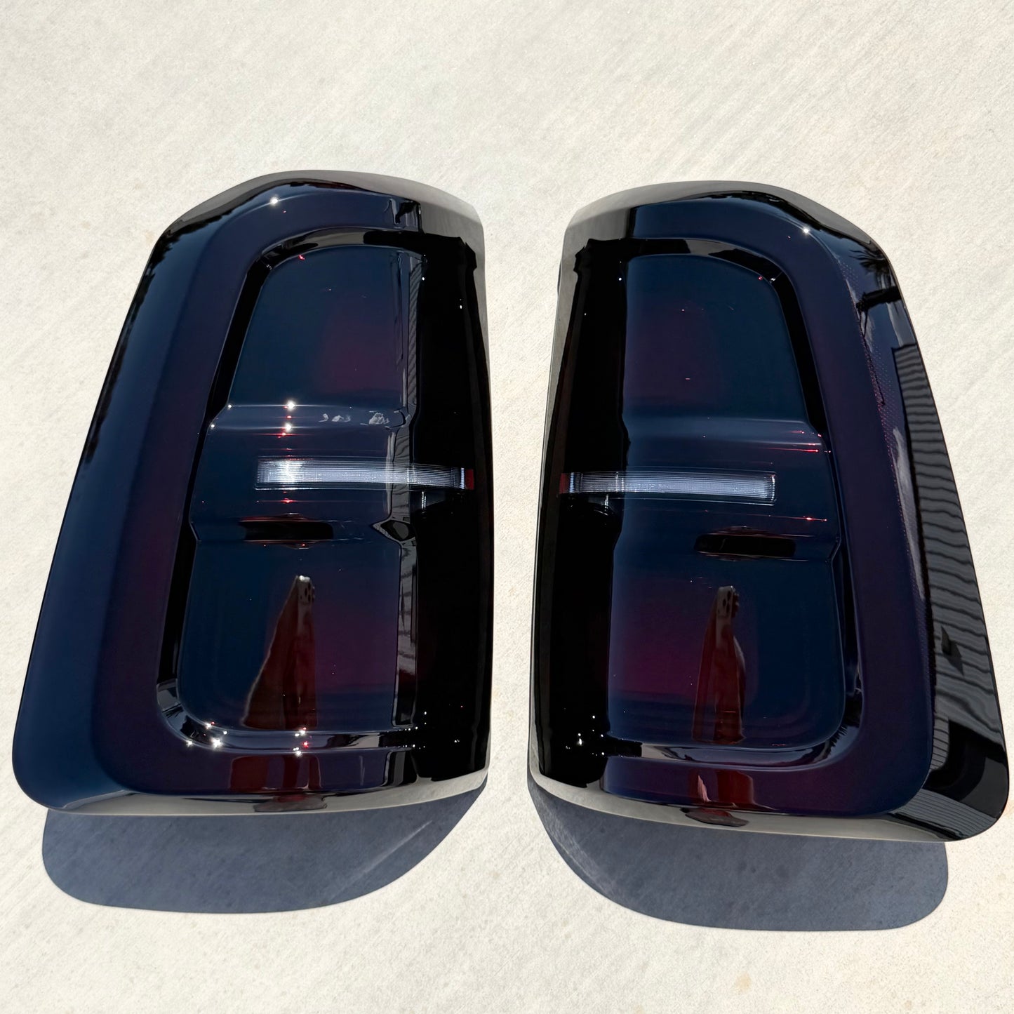 2025+Ram 1500 LED Smoked Tail Lights (REVERSE CLEAR)