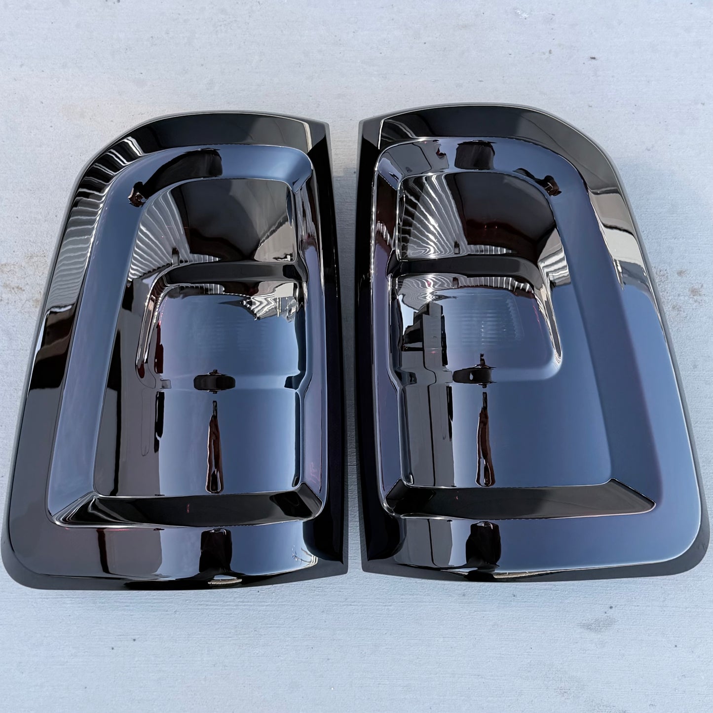 2025+Ram 1500 HALOGEN Smoked Tail Lights