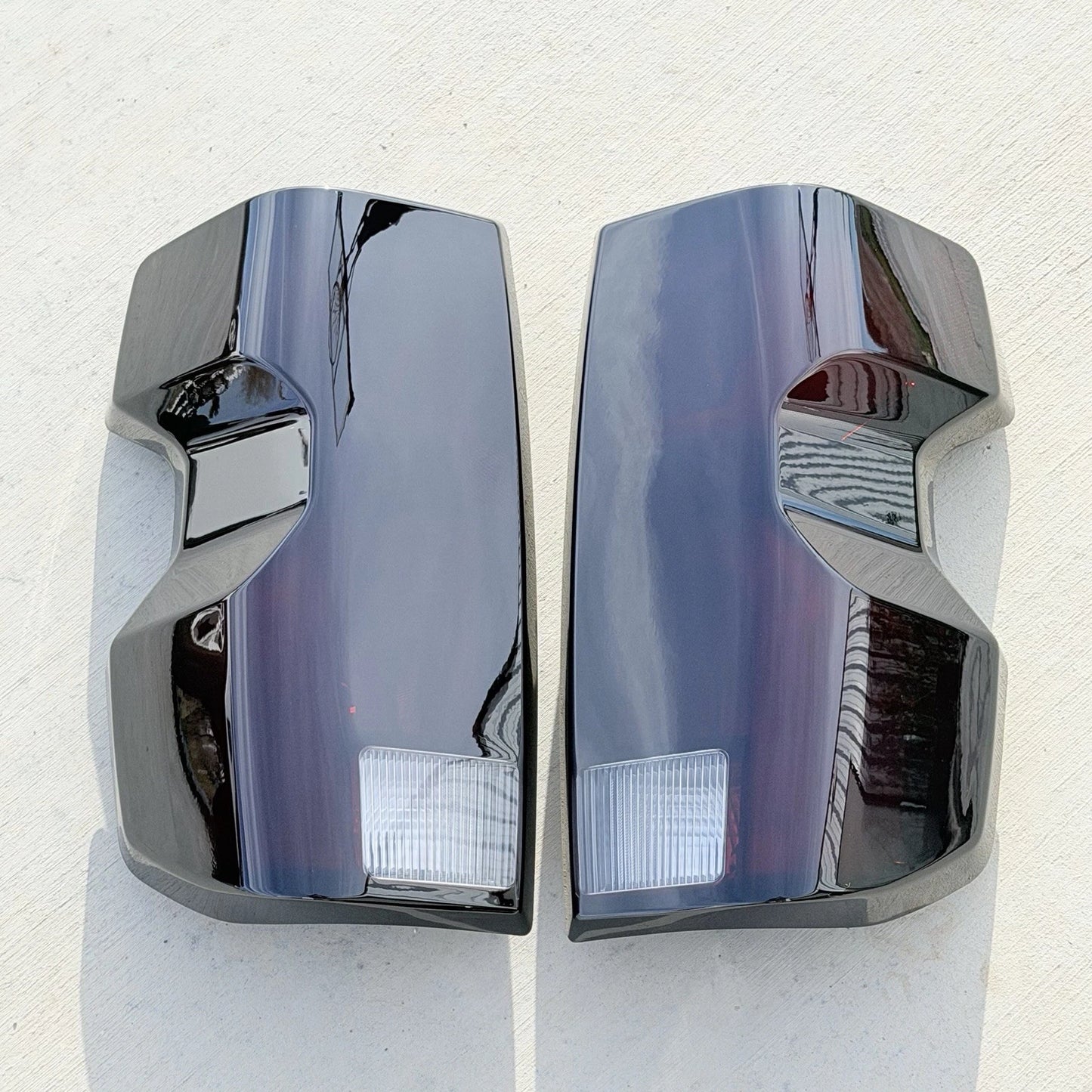 2023+ Chevy Colorado W/LED Smoked Tail Lights  (Reverse Clear)